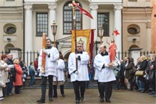 Пасха, служители церкви